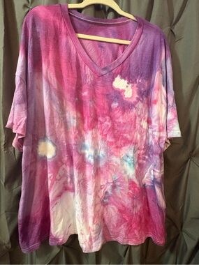 Tie-Dye V-Neck Women's Top in Pink and Purple